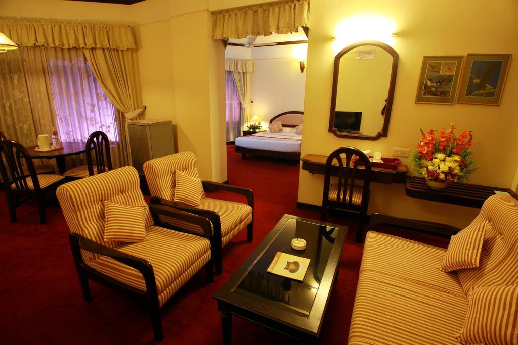 Manuelsons Malabar Palace Kozhikode Dış mekan fotoğraf