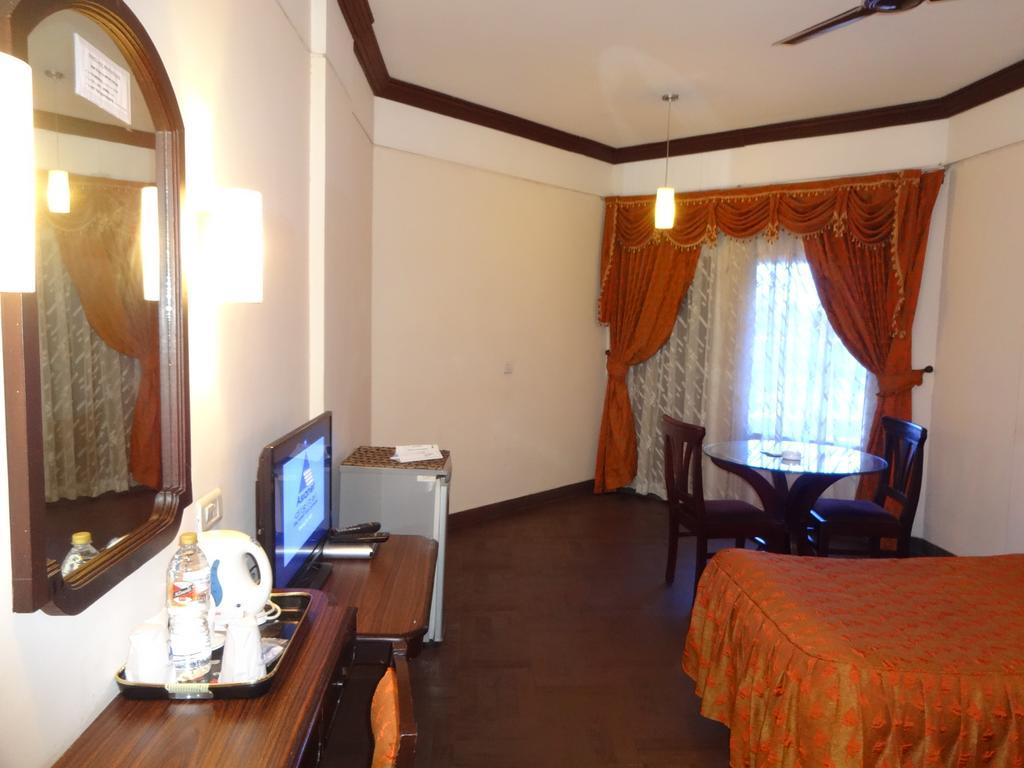 Manuelsons Malabar Palace Kozhikode Dış mekan fotoğraf